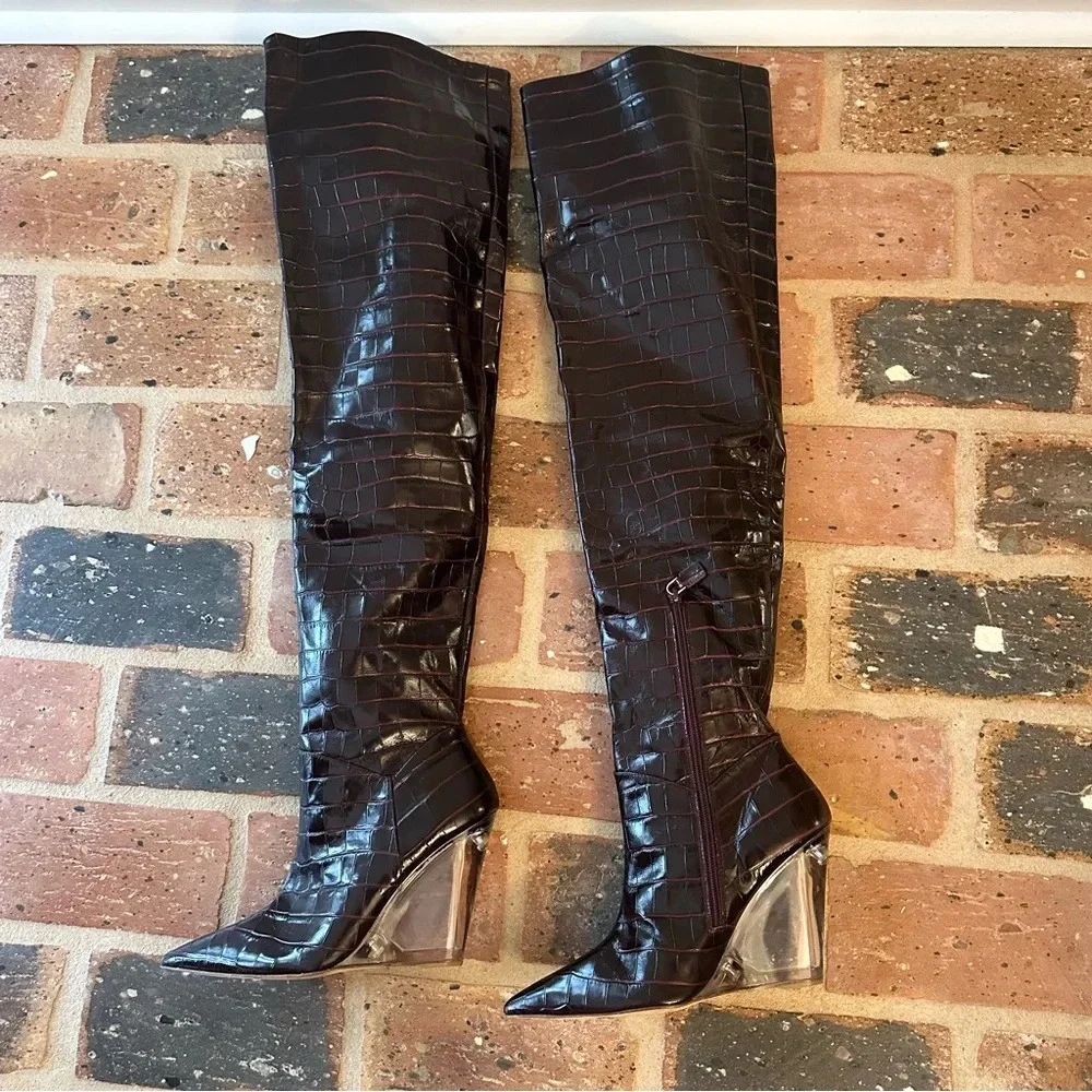 STUART WEITZMAN BURGUNDY LUCITE 100 WEDGE BOOT NWOT Size 7.5
